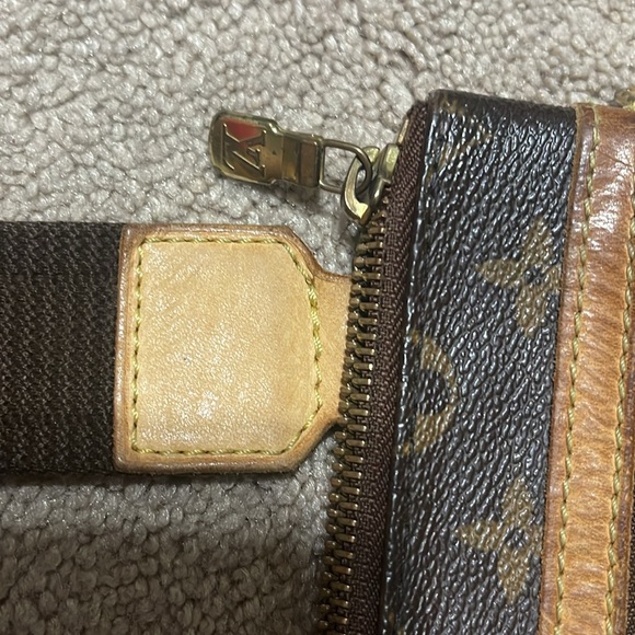 Louis Vuitton Crossbody - Picture 6 of 12